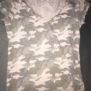 Hollister camouflage T-shirt
